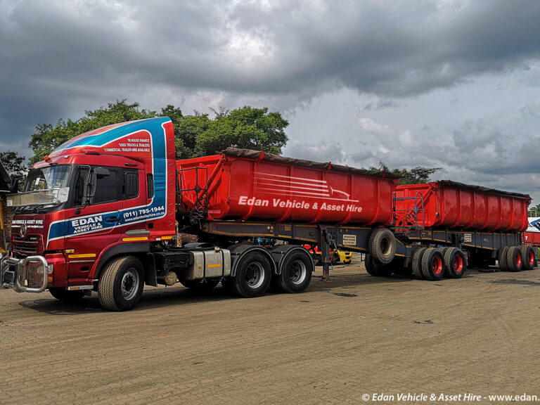 Side tipper trailer for daily and month-to-month rental options